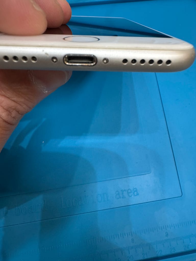 iPhone7 ドックコネクター交換修理 東近江市